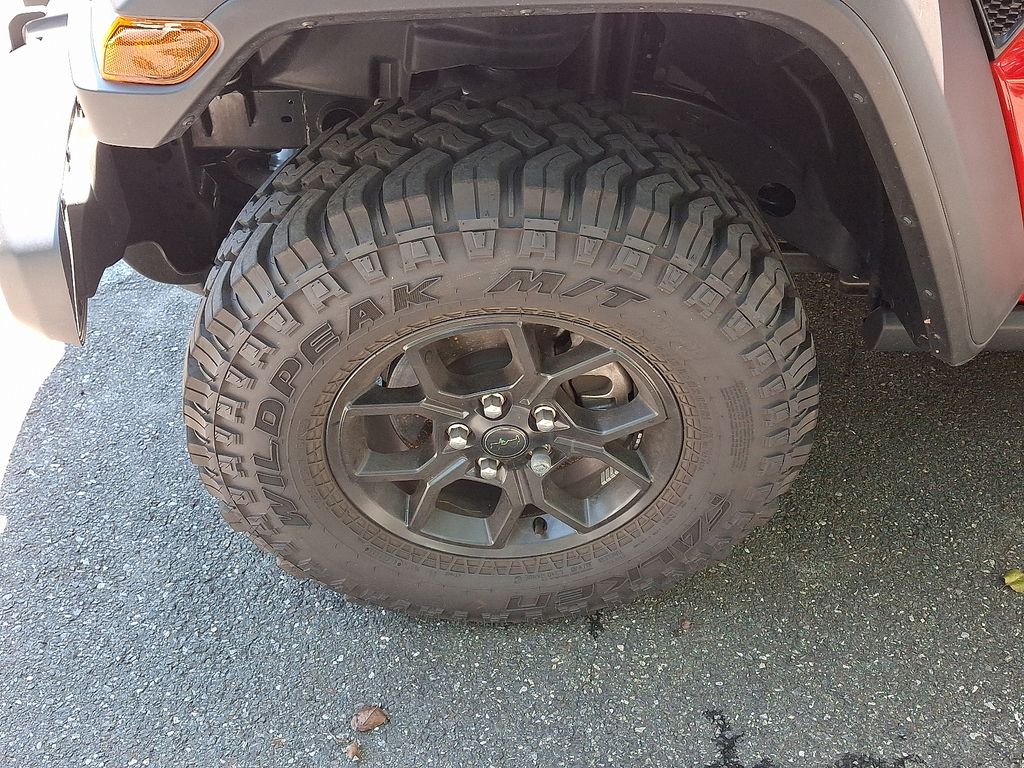 2024 Jeep Wrangler Willys photo 4