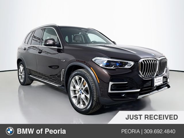 2023 BMW X5 45e's photo