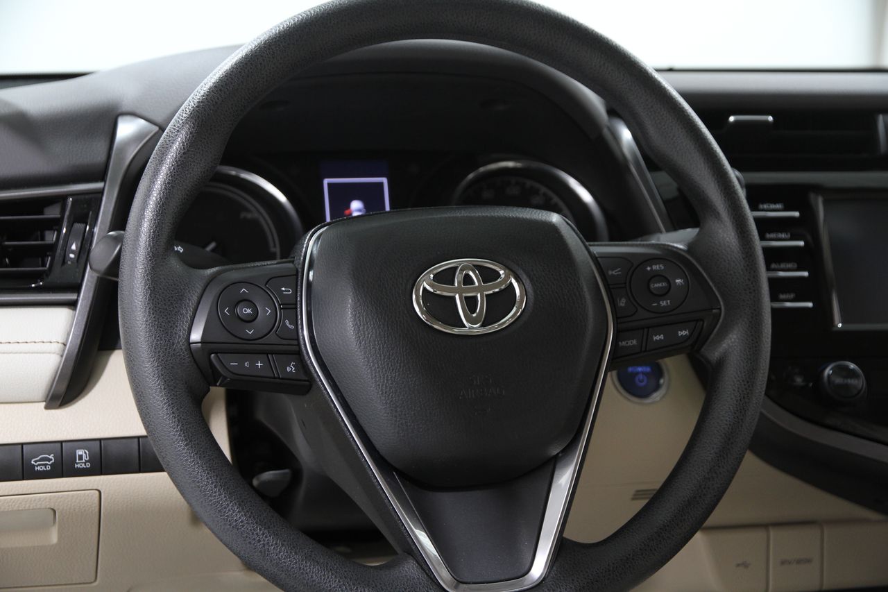 2020 Toyota Camry Hybrid LE photo 7
