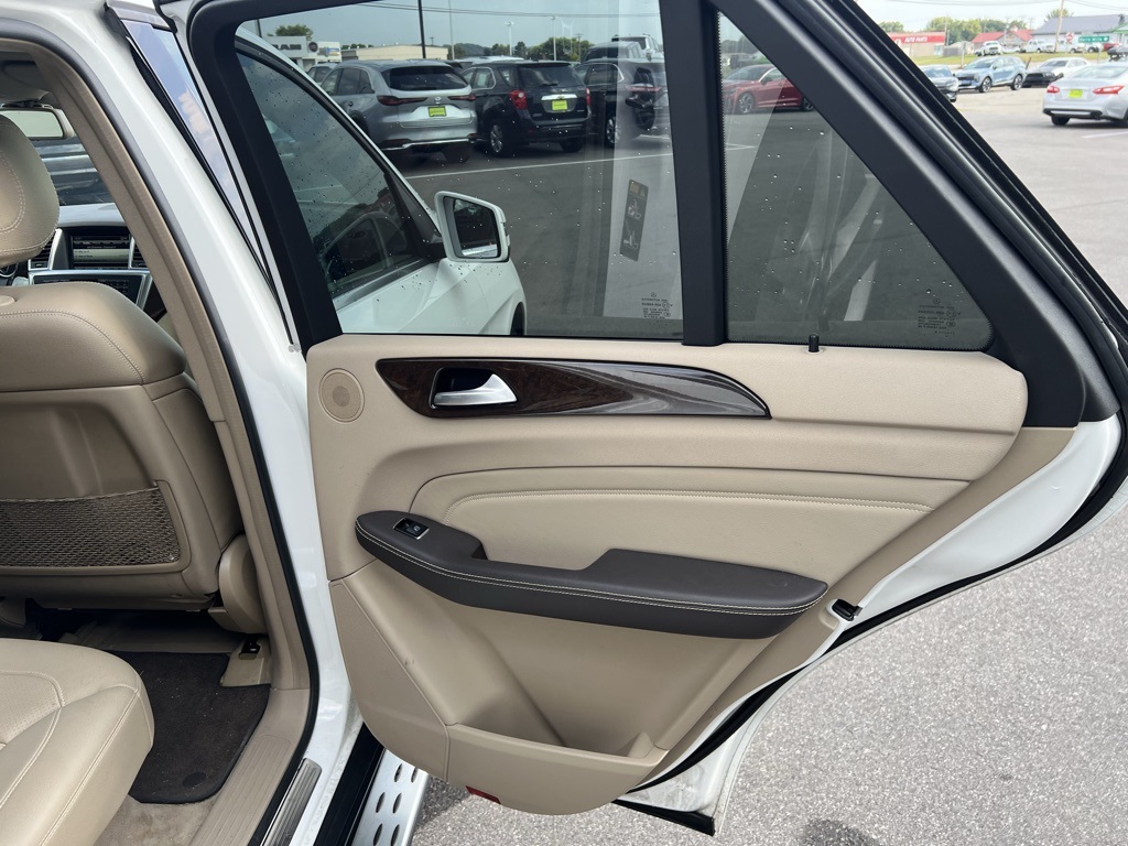 2015 Mercedes Benz ML 350 4MATIC photo 15