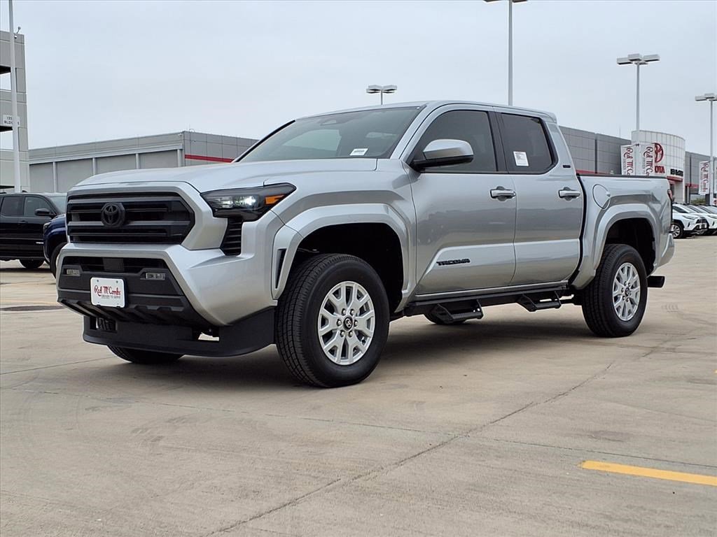 2025 Toyota Tacoma SR5's photo