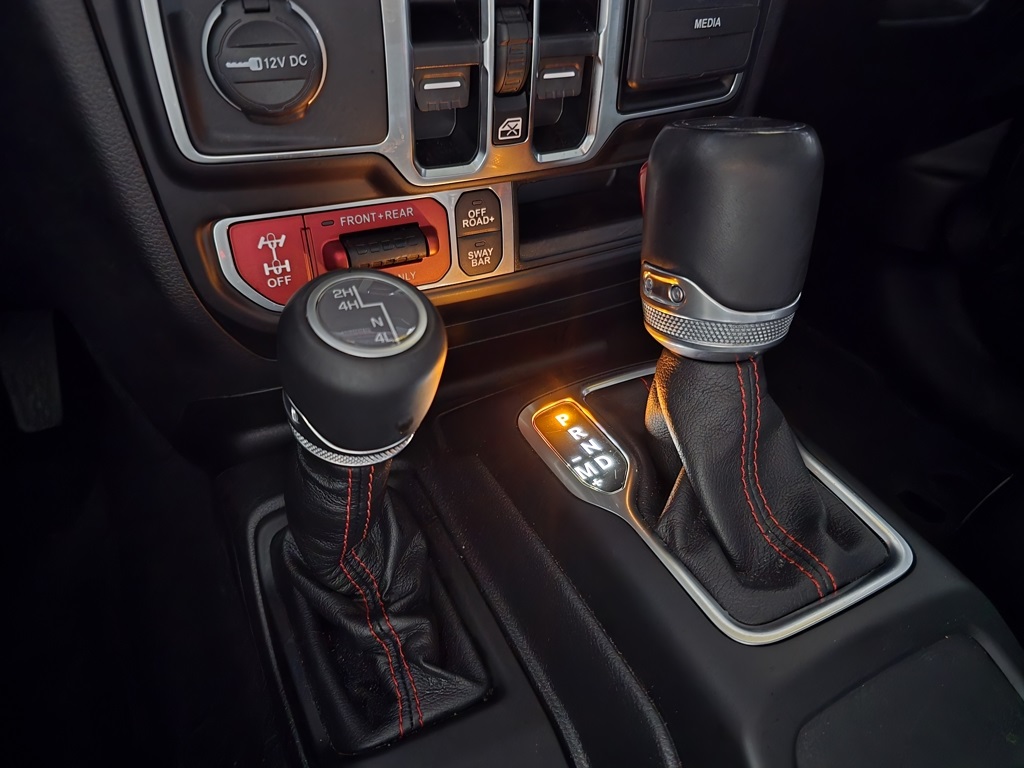 2023 Jeep Wrangler Rubicon photo 21