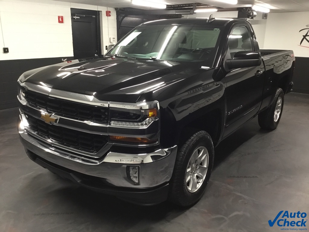 2017 Chevrolet Silverado 1500 LT photo 5