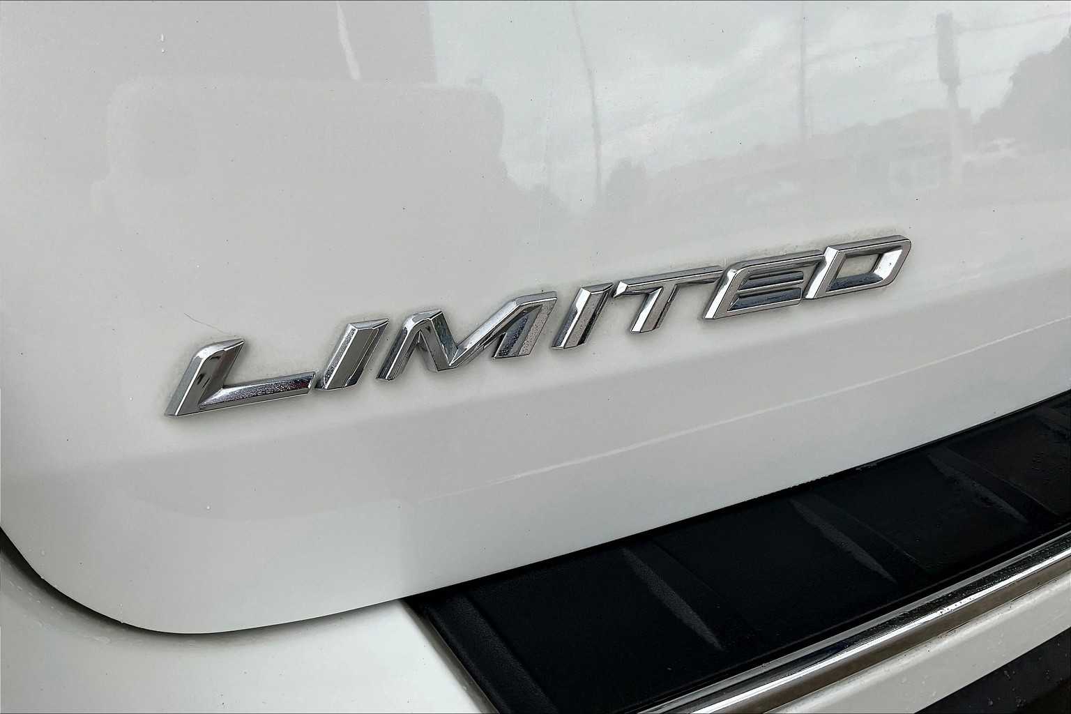 2020 Ford Explorer Limited photo 5