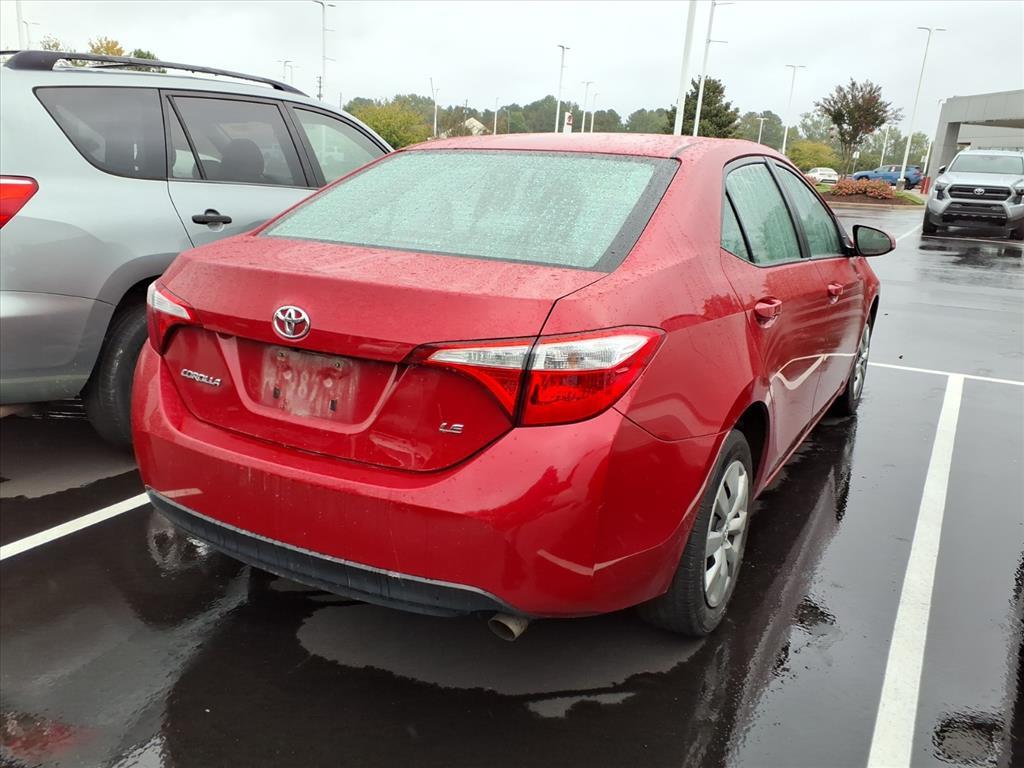 2015 Toyota Corolla LE photo 4