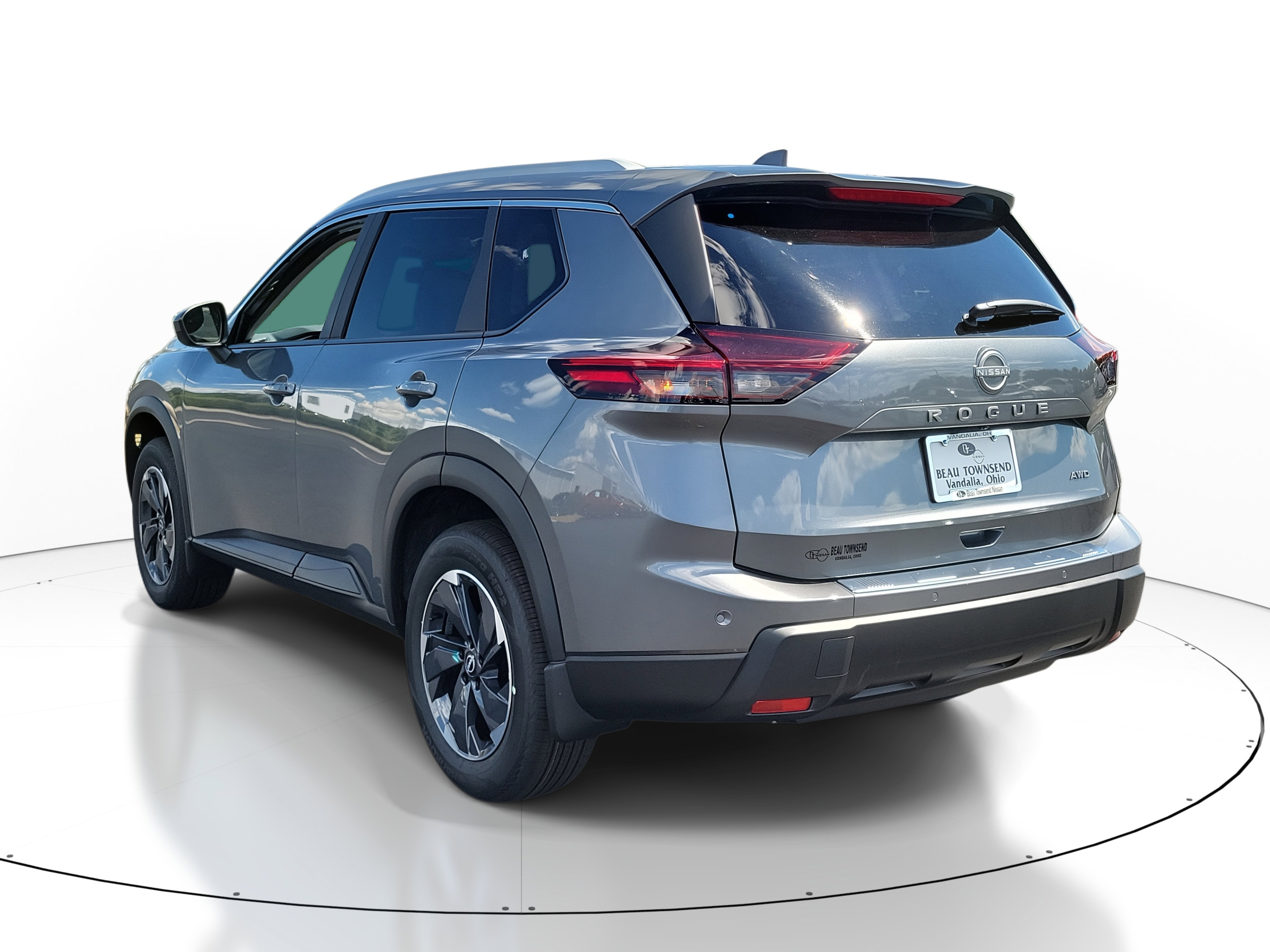 2026 Nissan Rogue SV photo 2