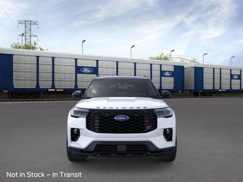 2025 Ford Explorer ST photo 3
