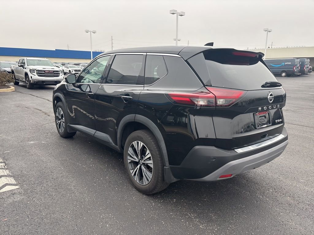 2021 Nissan Rogue SV photo 3