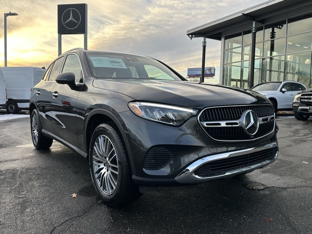 2026 Mercedes-Benz GLC Base's photo