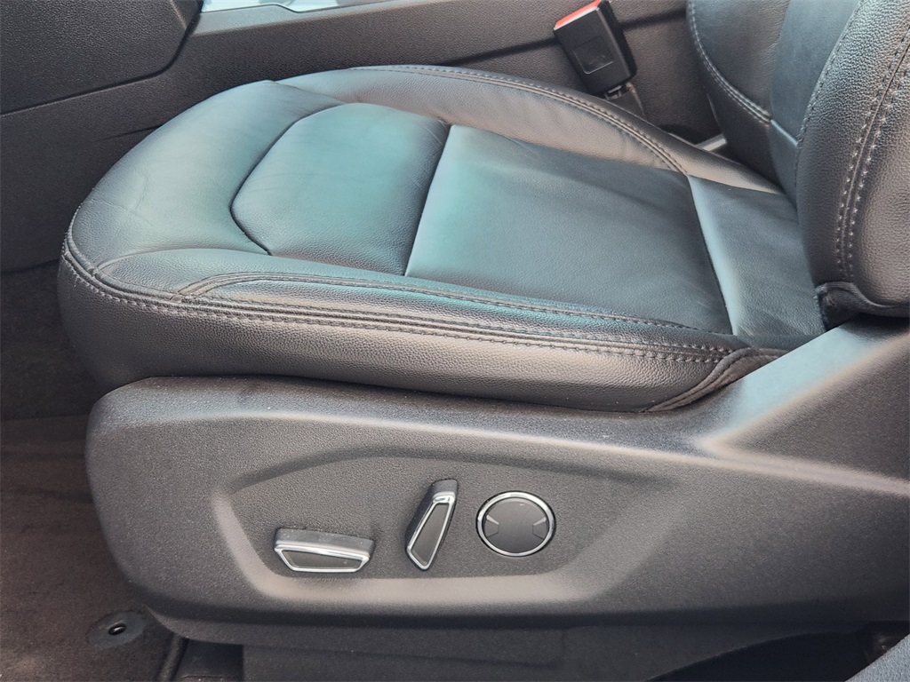 2018 Ford Explorer XLT photo 19