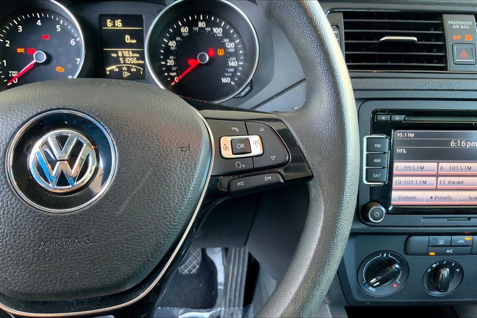 2015 Volkswagen Jetta 2.0 S photo 23