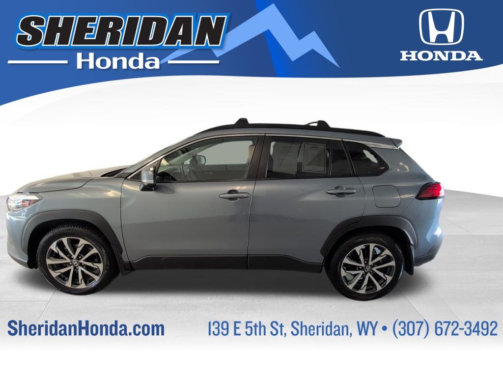 2023 Toyota Corolla Cross XLE's photo