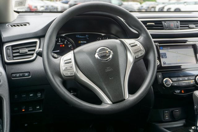 2016 Nissan Rogue SV photo 11