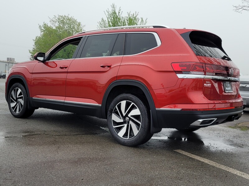 2025 Volkswagen Atlas SEL photo 3