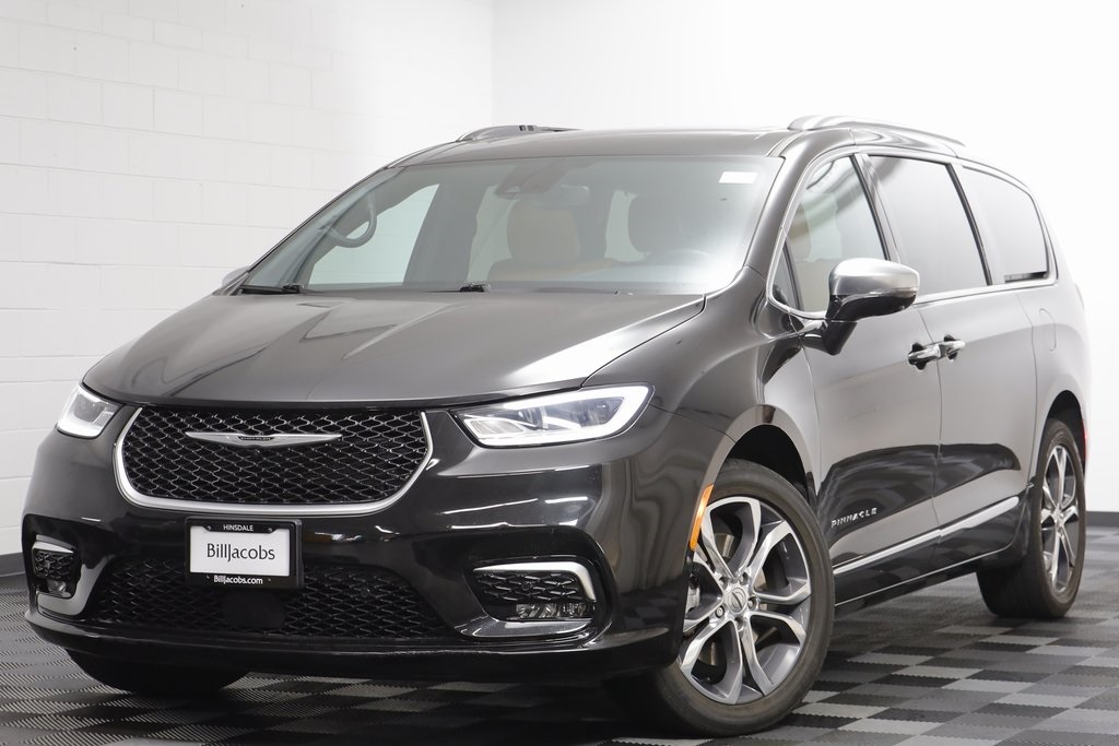 2021 Chrysler Pacifica Pinnacle's photo