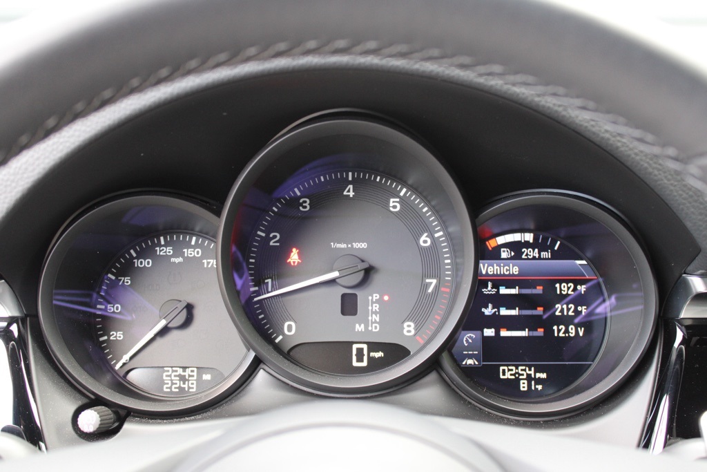 2024 Porsche Macan T photo 21