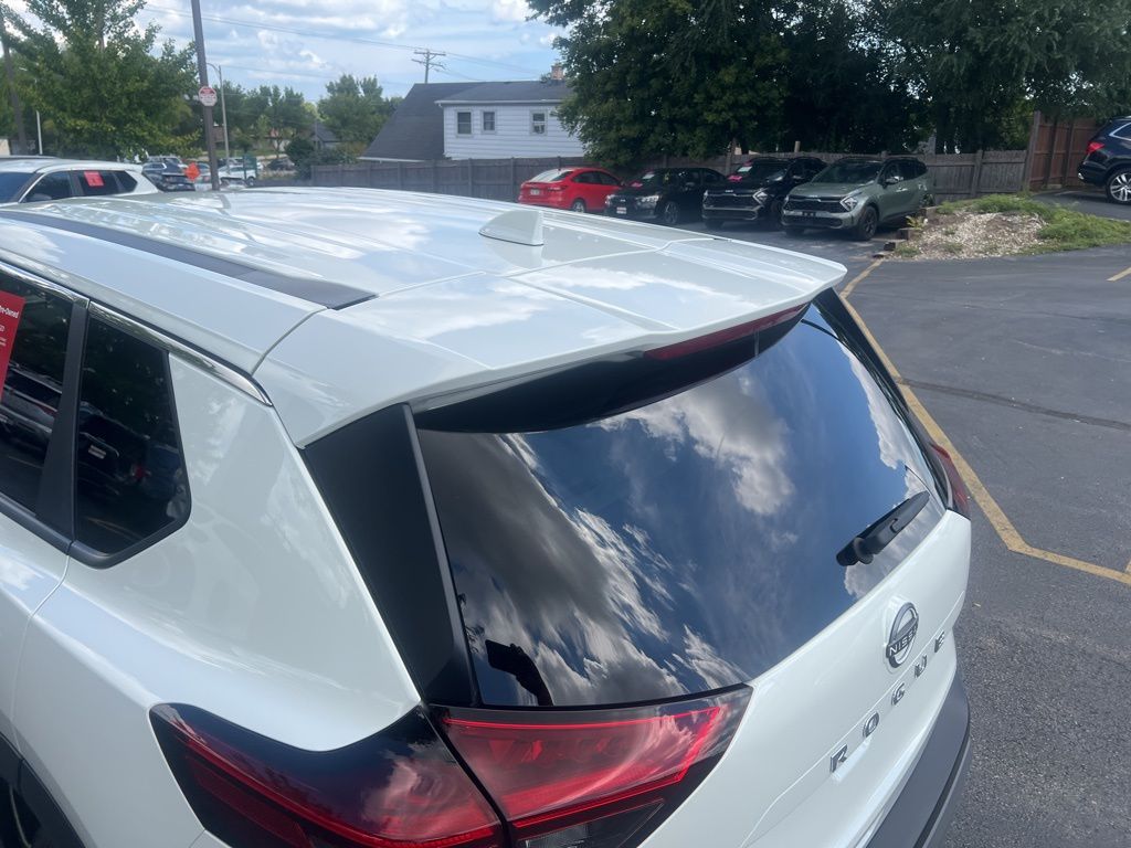 2023 Nissan Rogue SV photo 28