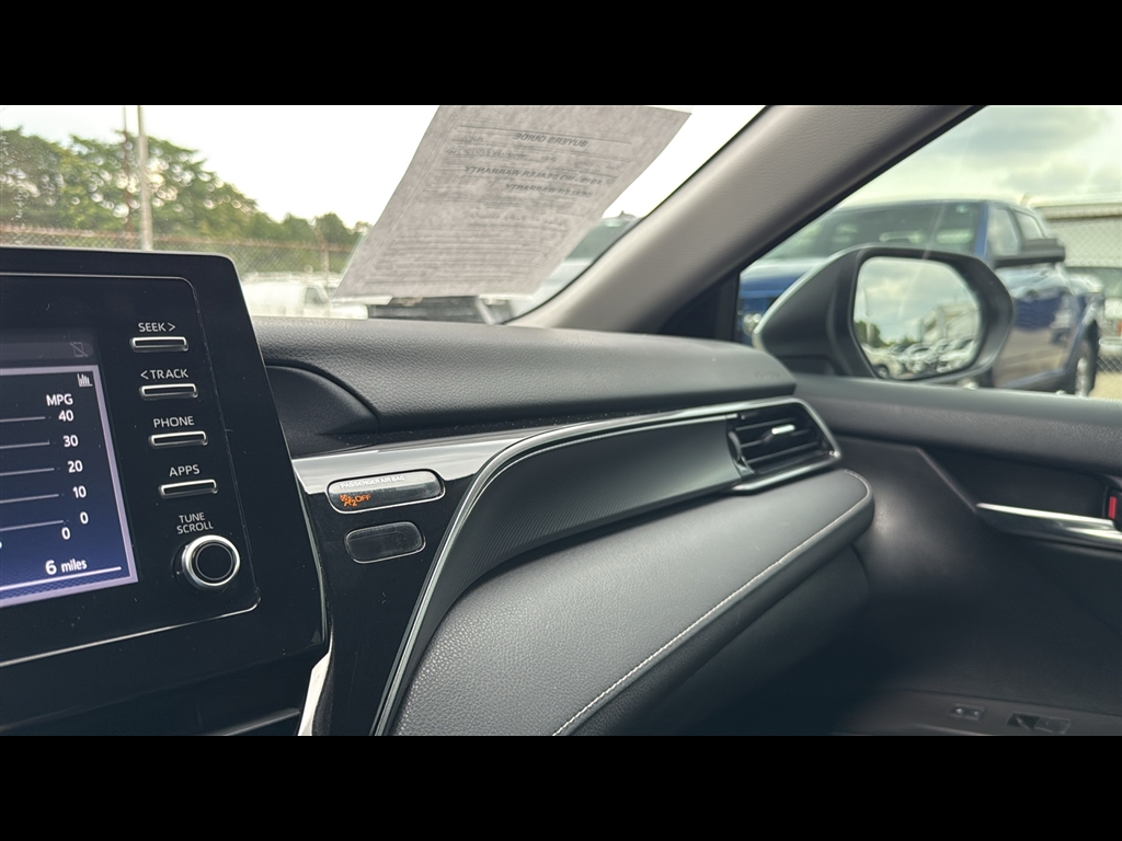 2023 Toyota Camry SE photo 10