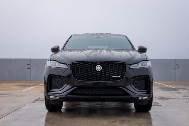 2025 Jaguar F-PACE P400 R-Dynamic S photo 2
