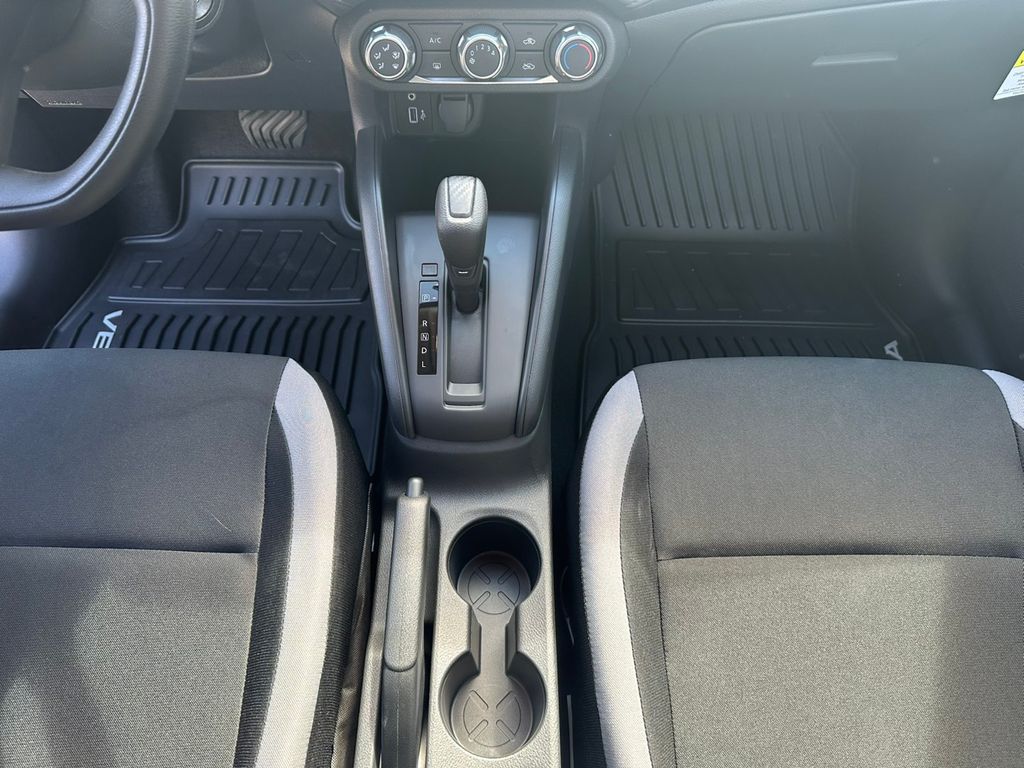 2025 Nissan Versa 1.6 S photo 18