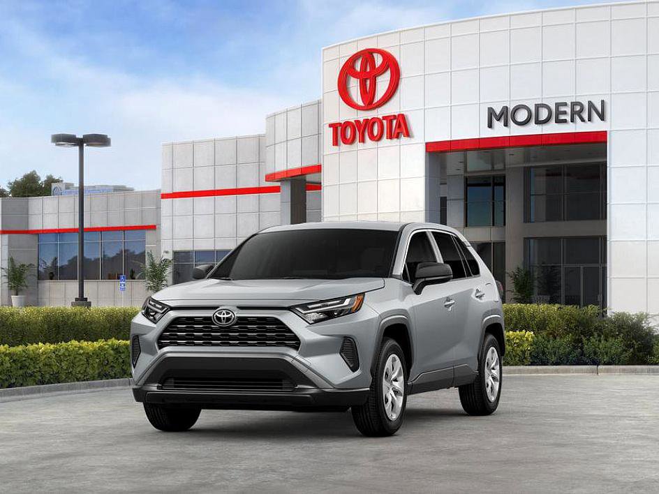 2025 Toyota RAV4 LE's photo