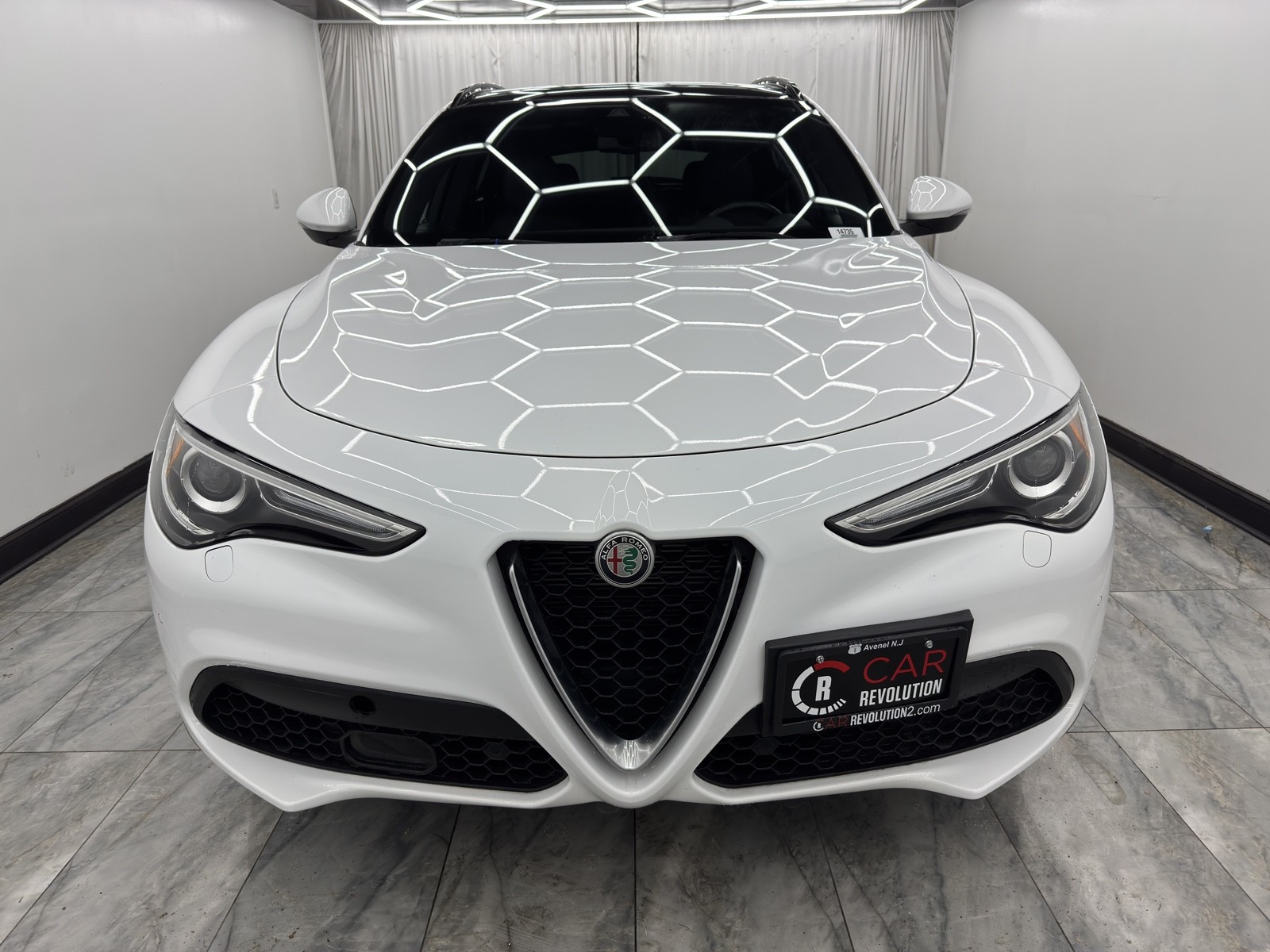 2022 Alfa Romeo Stelvio Ti photo 2