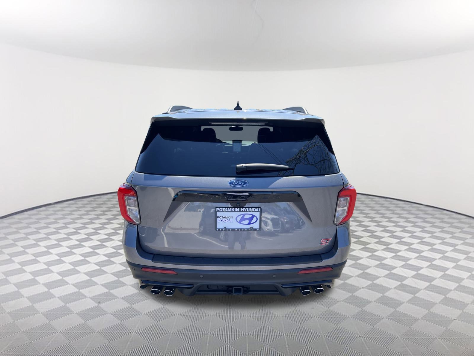 2023 Ford Explorer ST photo 5