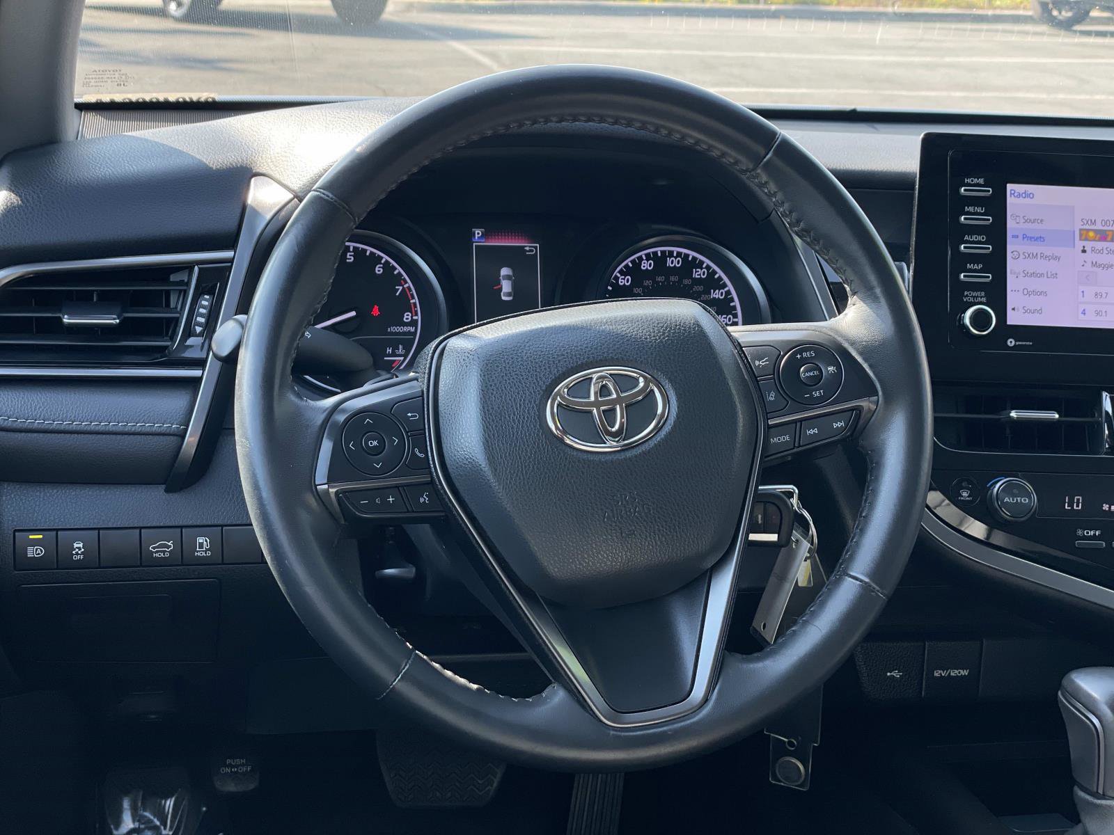 2023 Toyota Camry SE photo 6