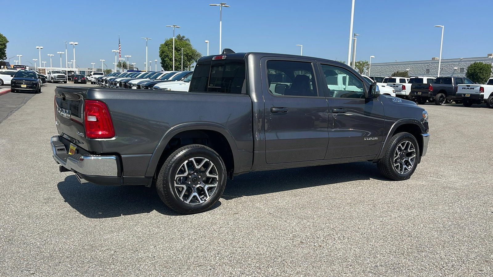 2025 Ram 1500 Laramie photo 4
