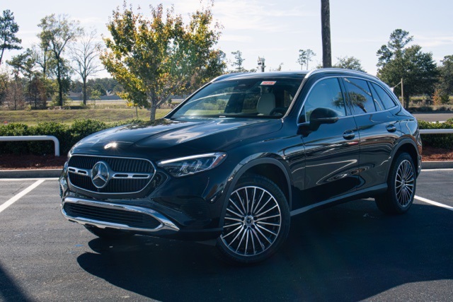 2026 Mercedes-Benz GLC Base's photo