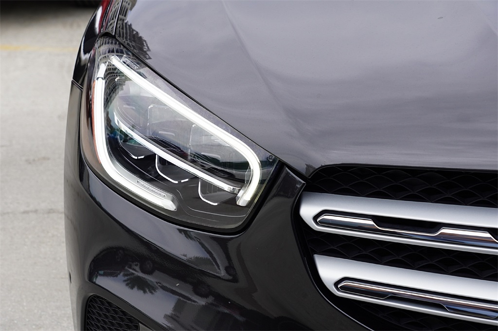 2022 Mercedes Benz GLC 300 photo 8