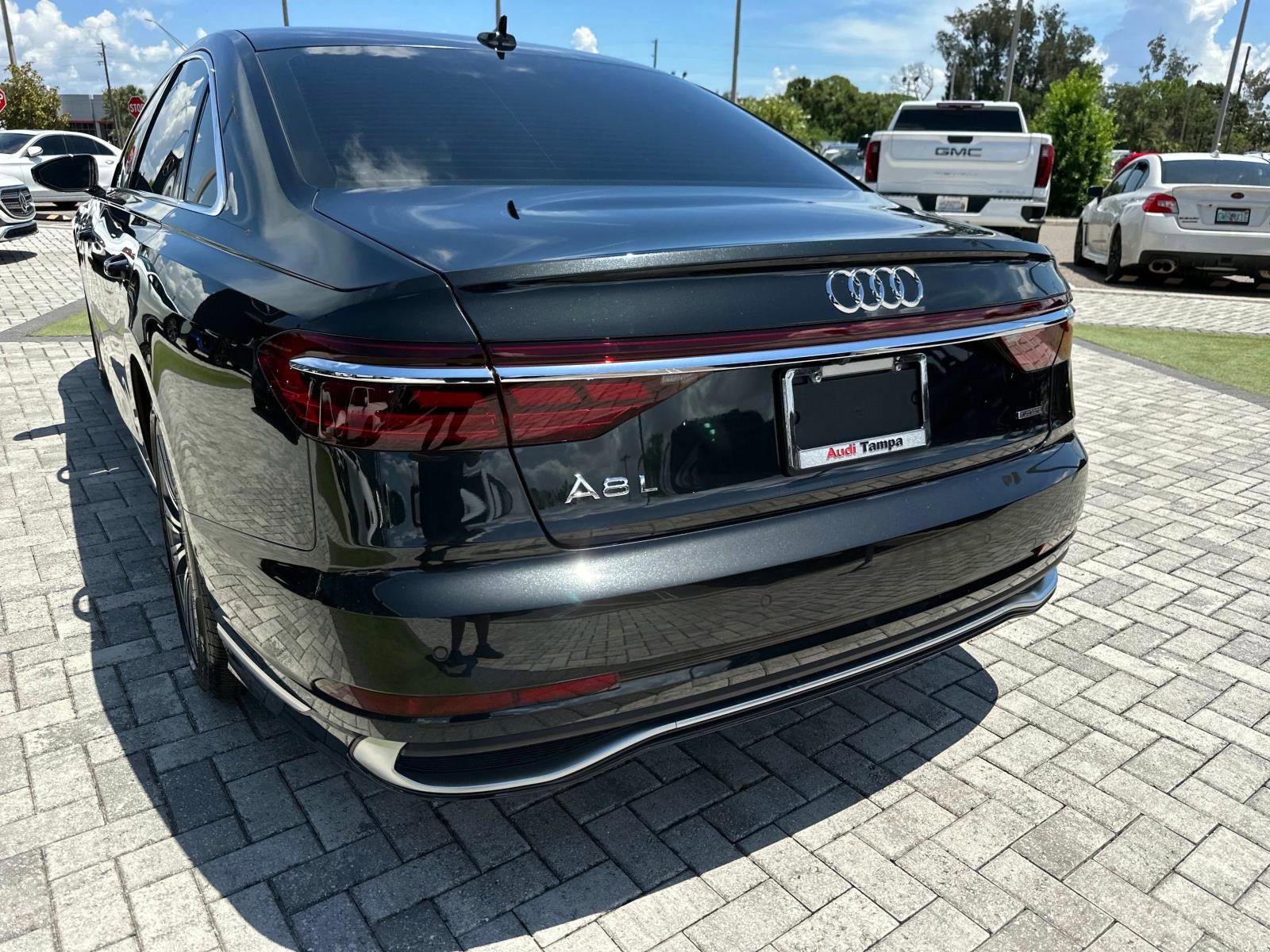 2023 Audi A8 L 55 TFSI Quattro photo 9