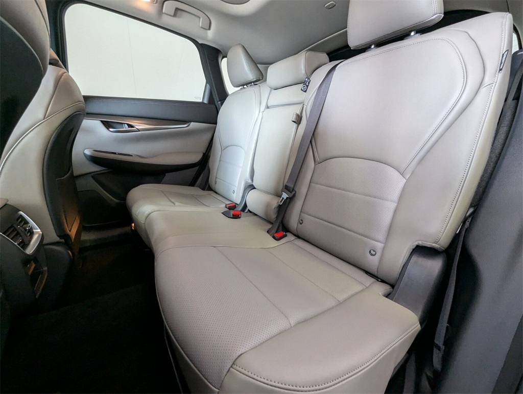 2025 Infiniti QX50 Luxe AWD photo 7