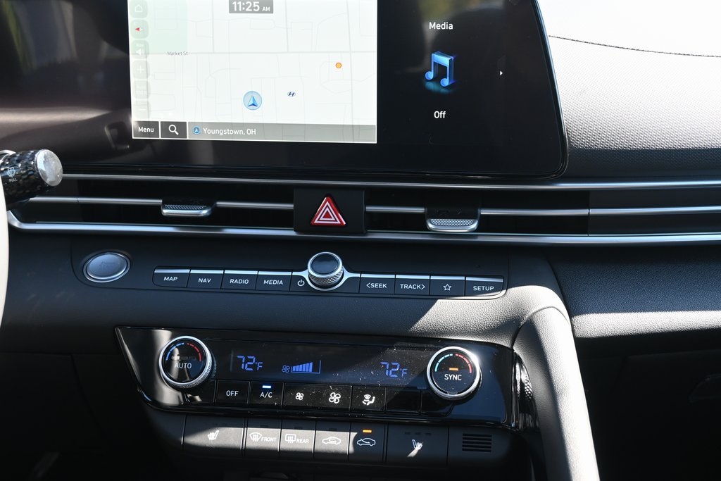 2025 Hyundai Elantra SEL Convenience photo 15
