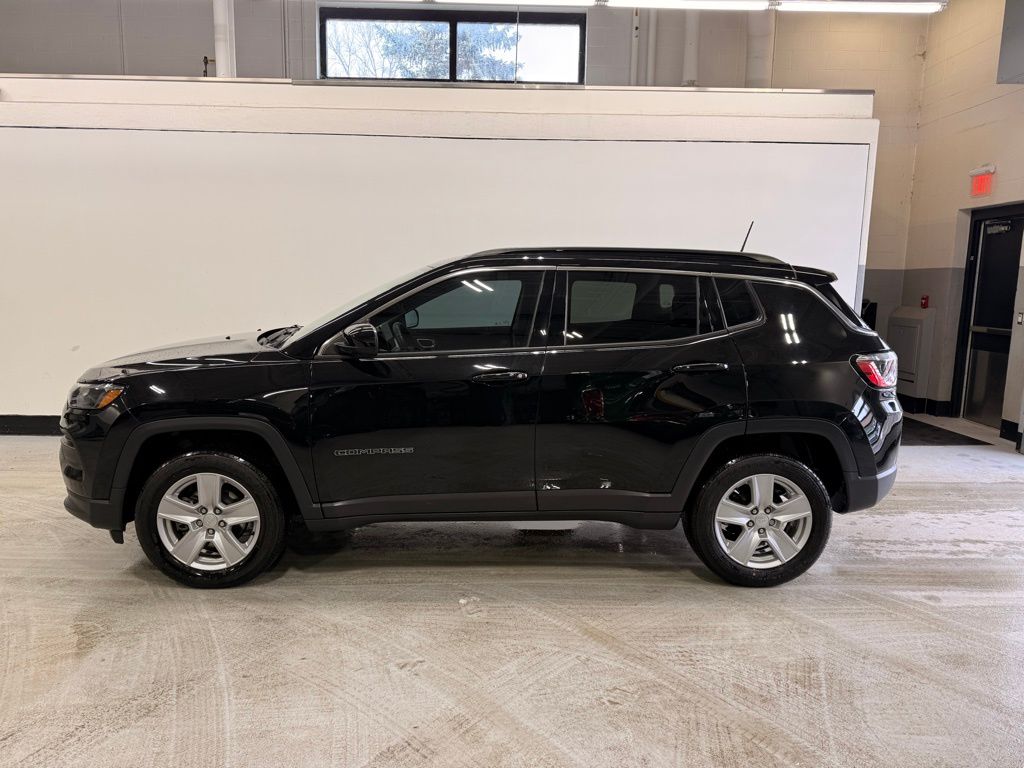 Used 2022 Jeep Compass Latitude with VIN 3C4NJDBB8NT228783 for sale in Golden Valley, Minnesota