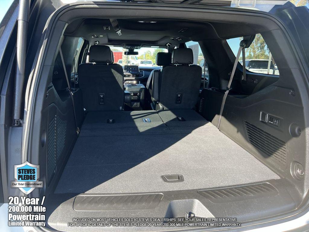 2022 Chevrolet Suburban LT photo 30