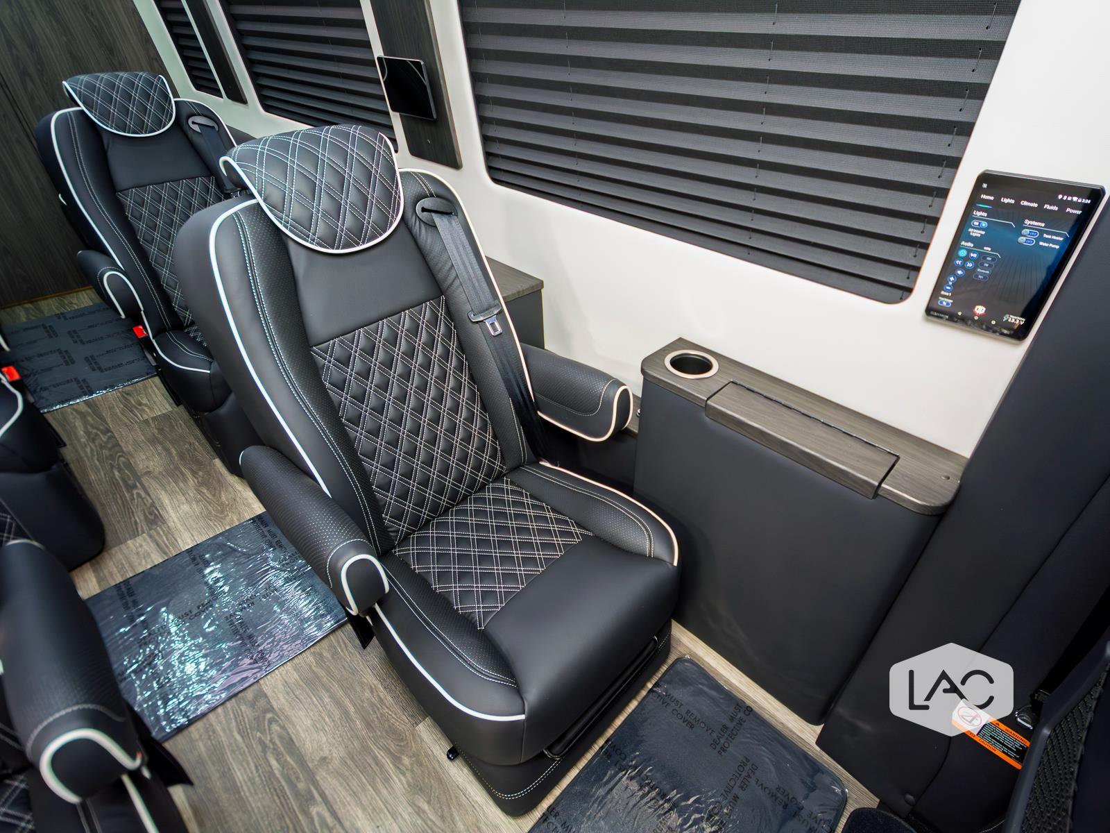 2023 Mercedes Benz Sprinter 3500 photo 9