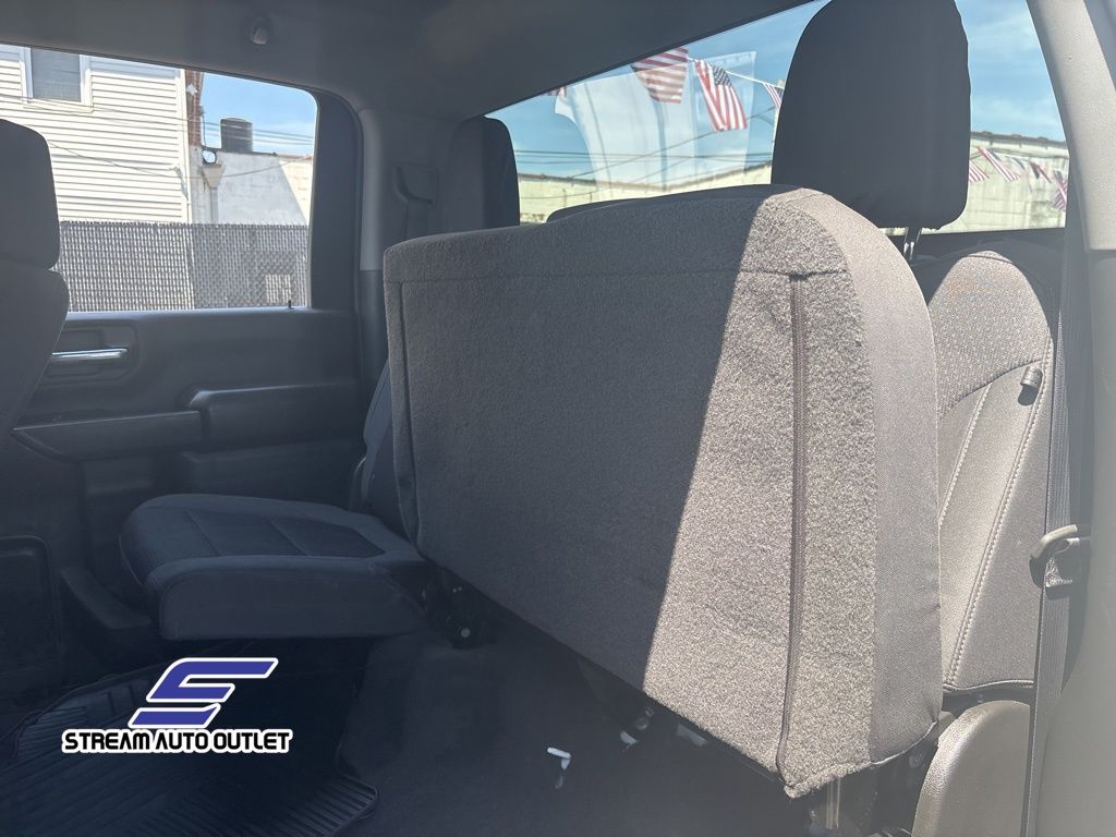 2022 Chevrolet Silverado 2500HD Custom photo 19