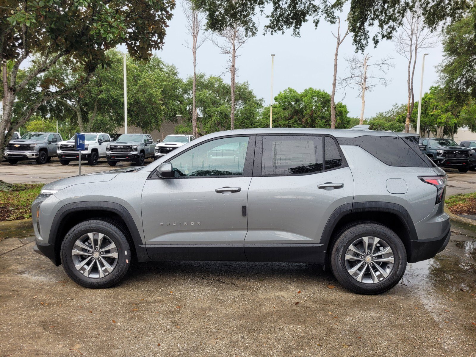 2026 Chevrolet Equinox LT photo 4