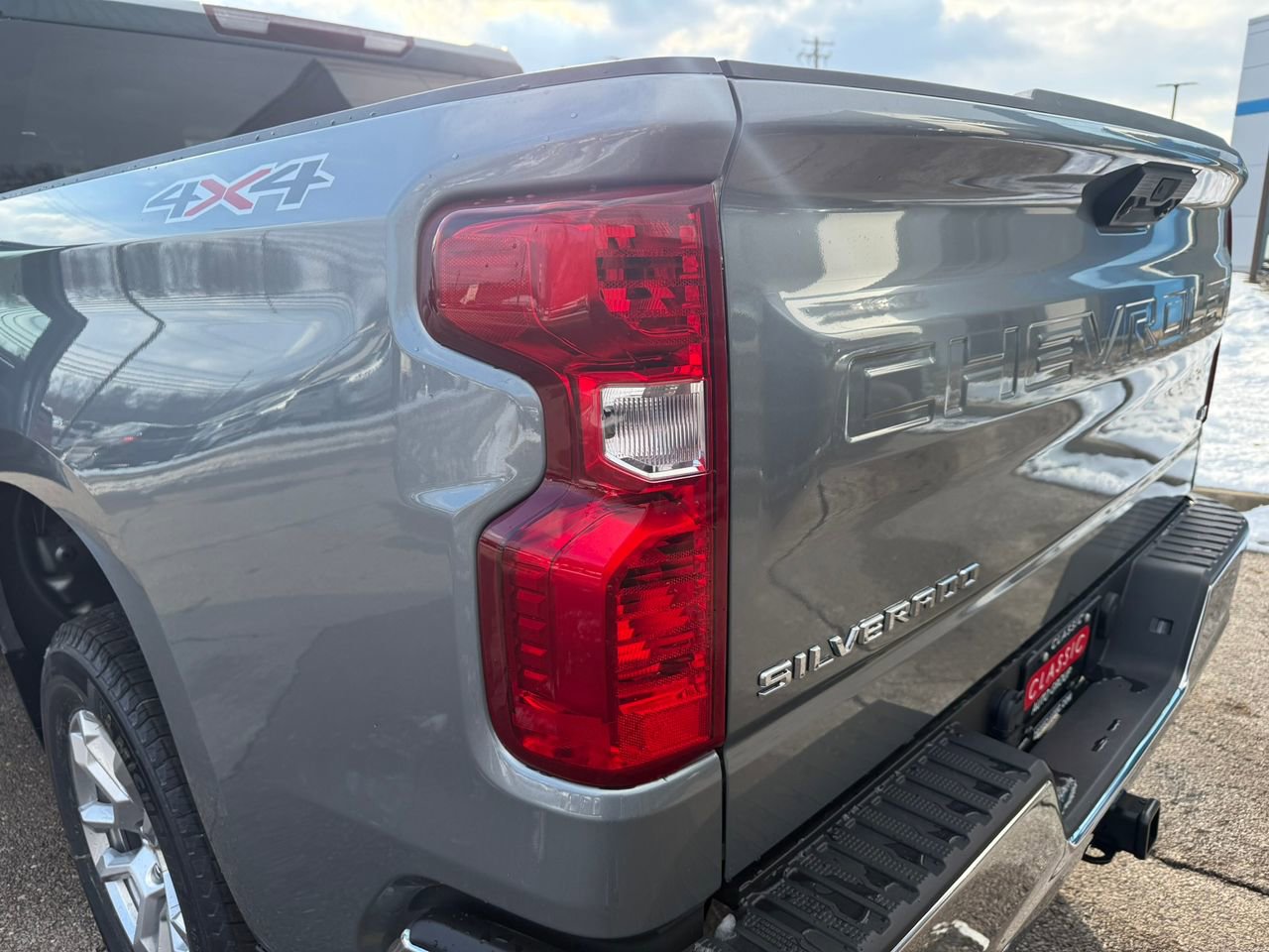 2025 Chevrolet Silverado 1500 LT photo 32