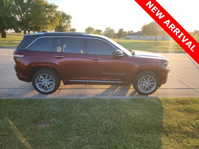 2022 Jeep Grand Cherokee Summit 4xe photo 2