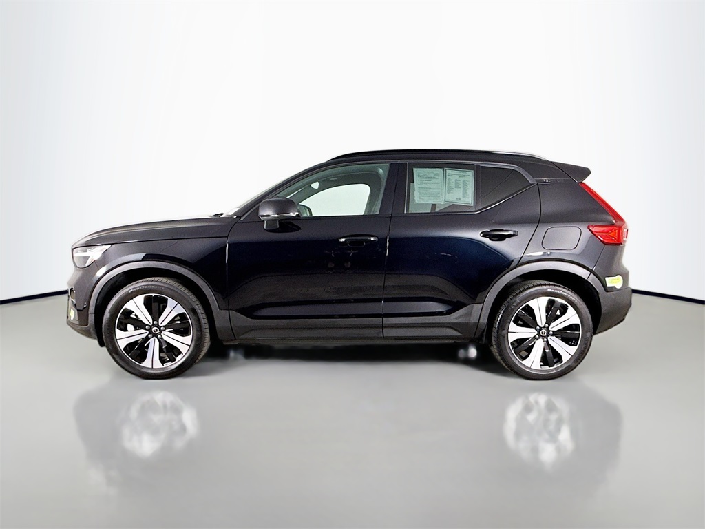 2023 Volvo XC40 Recharge Twin Plus photo 4