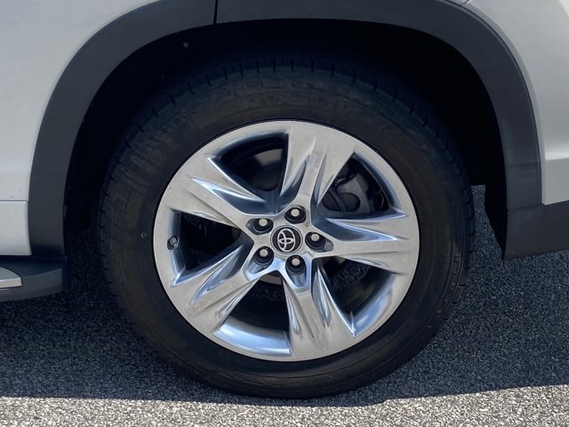 2019 Toyota Highlander Limited Platinum photo 31