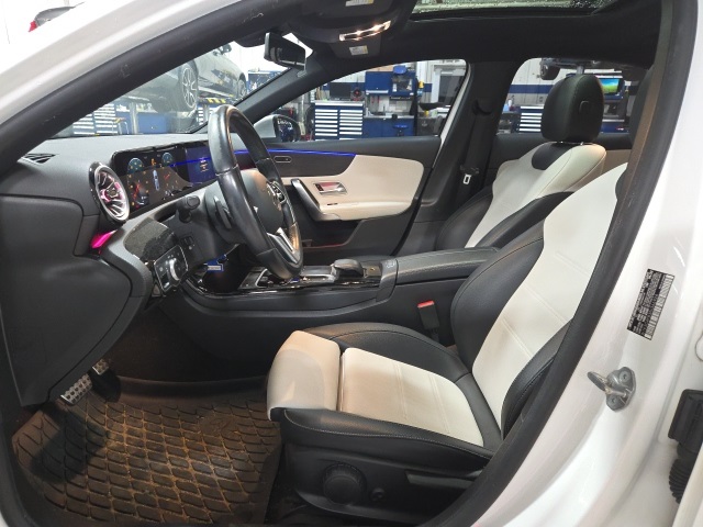 2022 Mercedes Benz A 220 photo 4