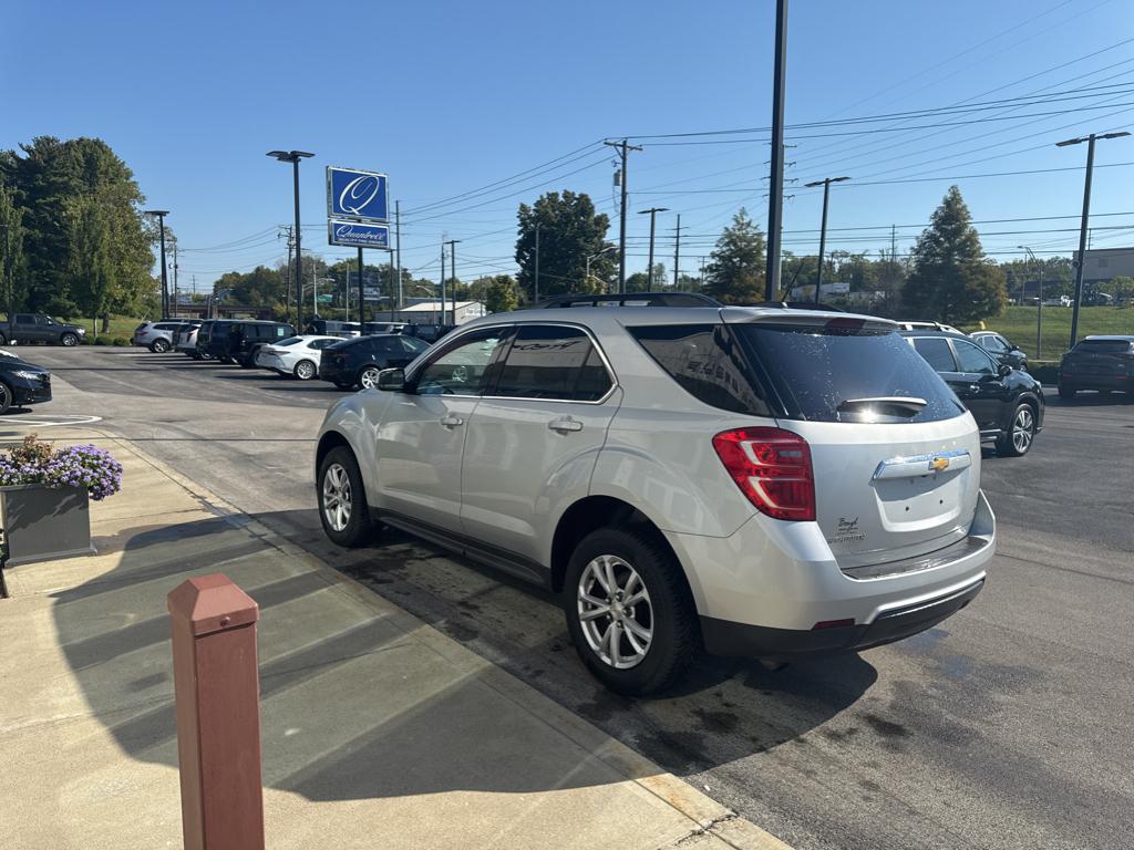 2017 Chevrolet Equinox LT photo 4