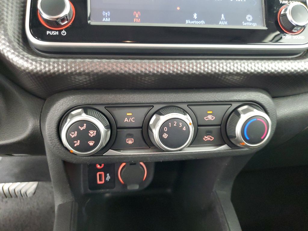 2020 Nissan Kicks S photo 19
