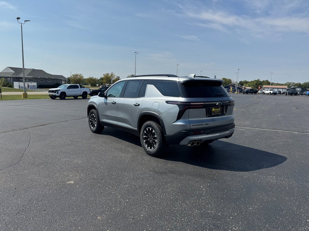 2025 Chevrolet Traverse Z71 photo 3