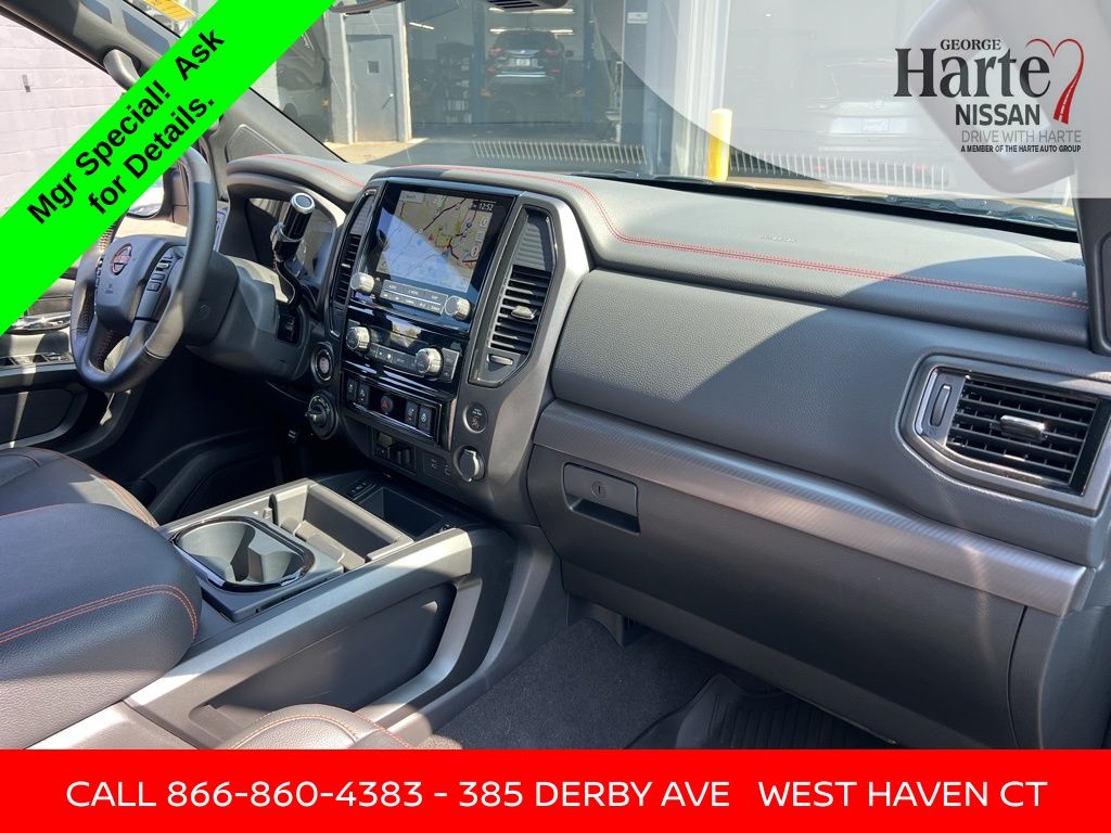 2024 Nissan Titan PRO-4X photo 30