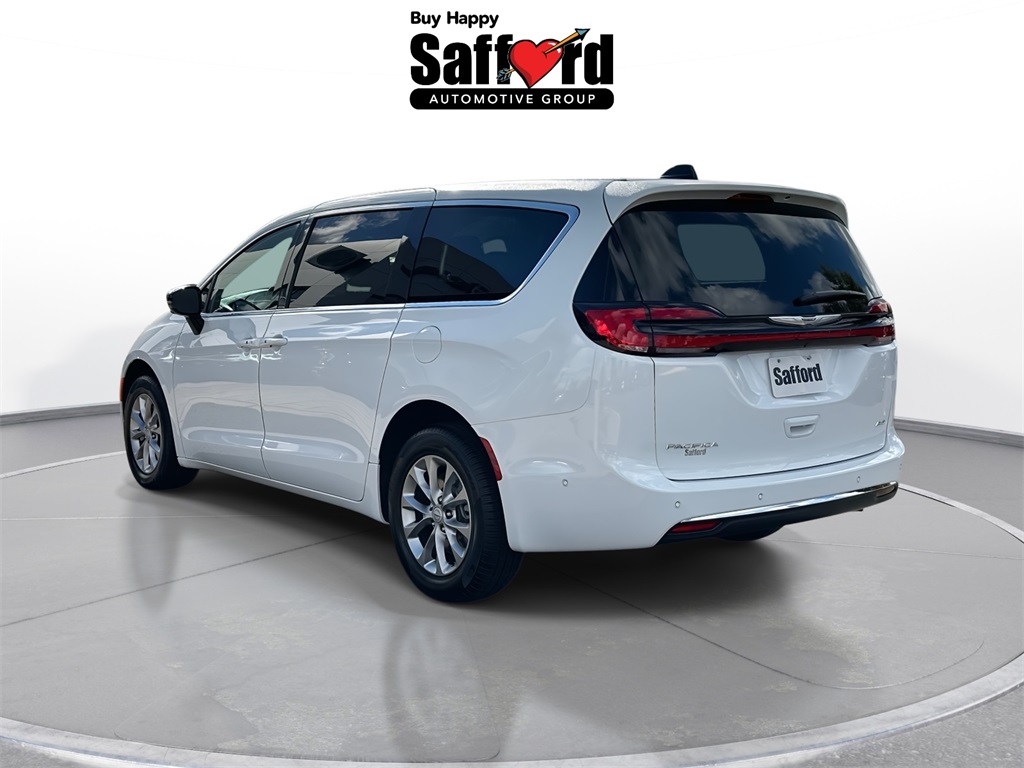 2025 Chrysler Pacifica photo 6