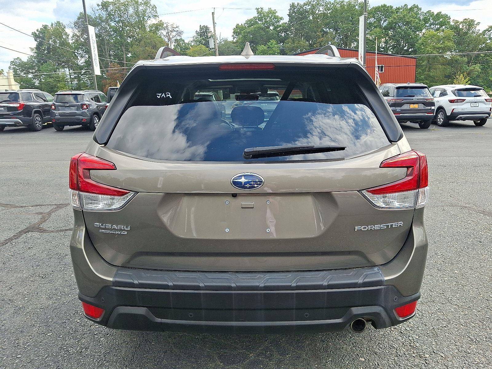 2021 Subaru Forester Limited photo 6